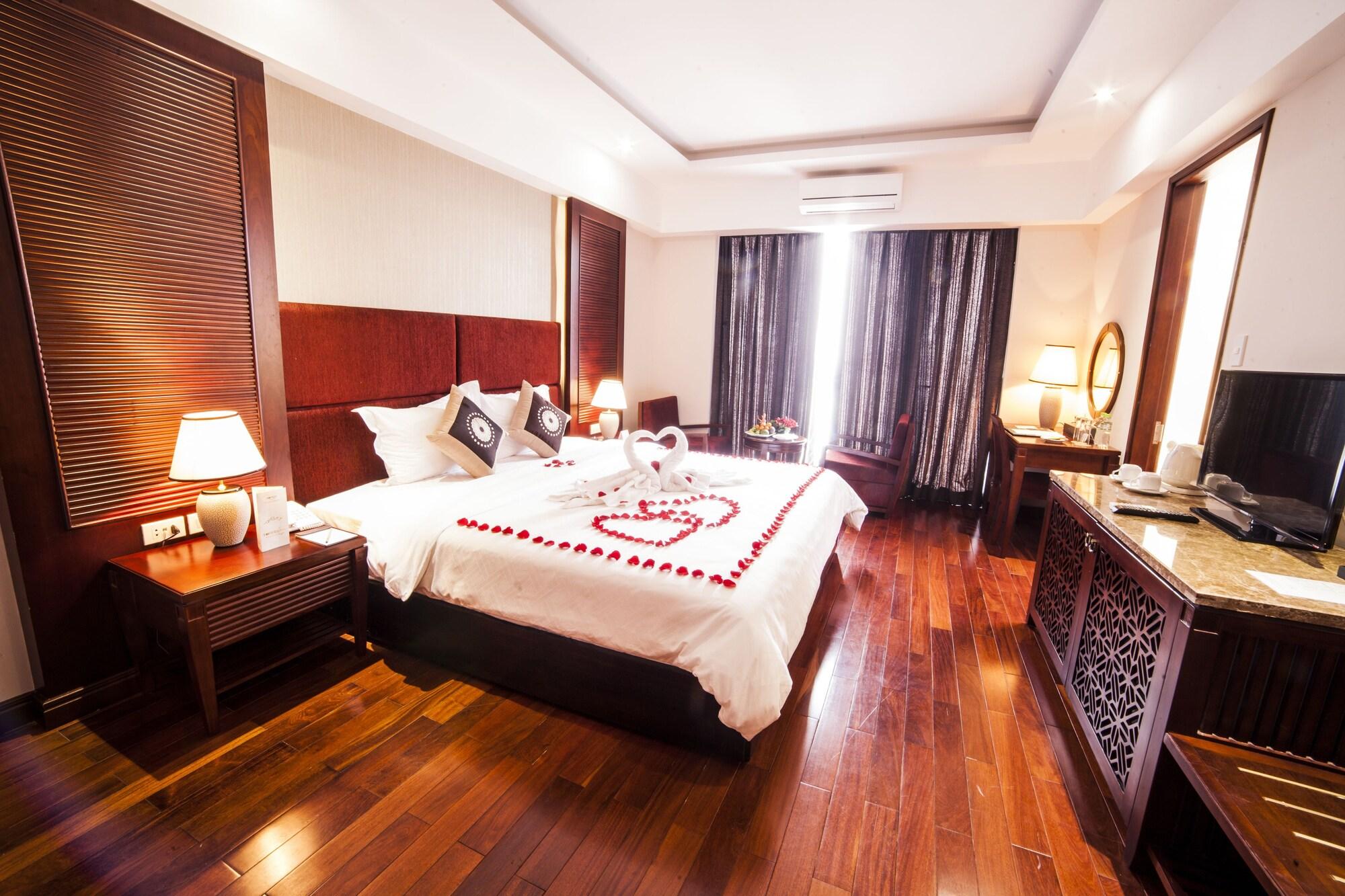 Moonlight Hotel Hue Exterior photo