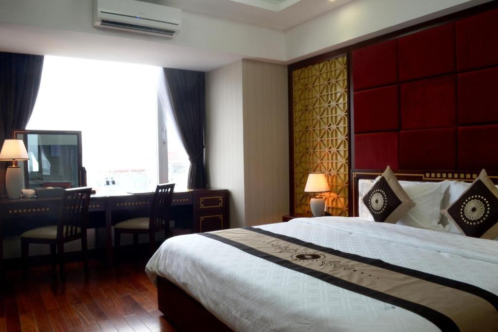 Moonlight Hotel Hue Room photo
